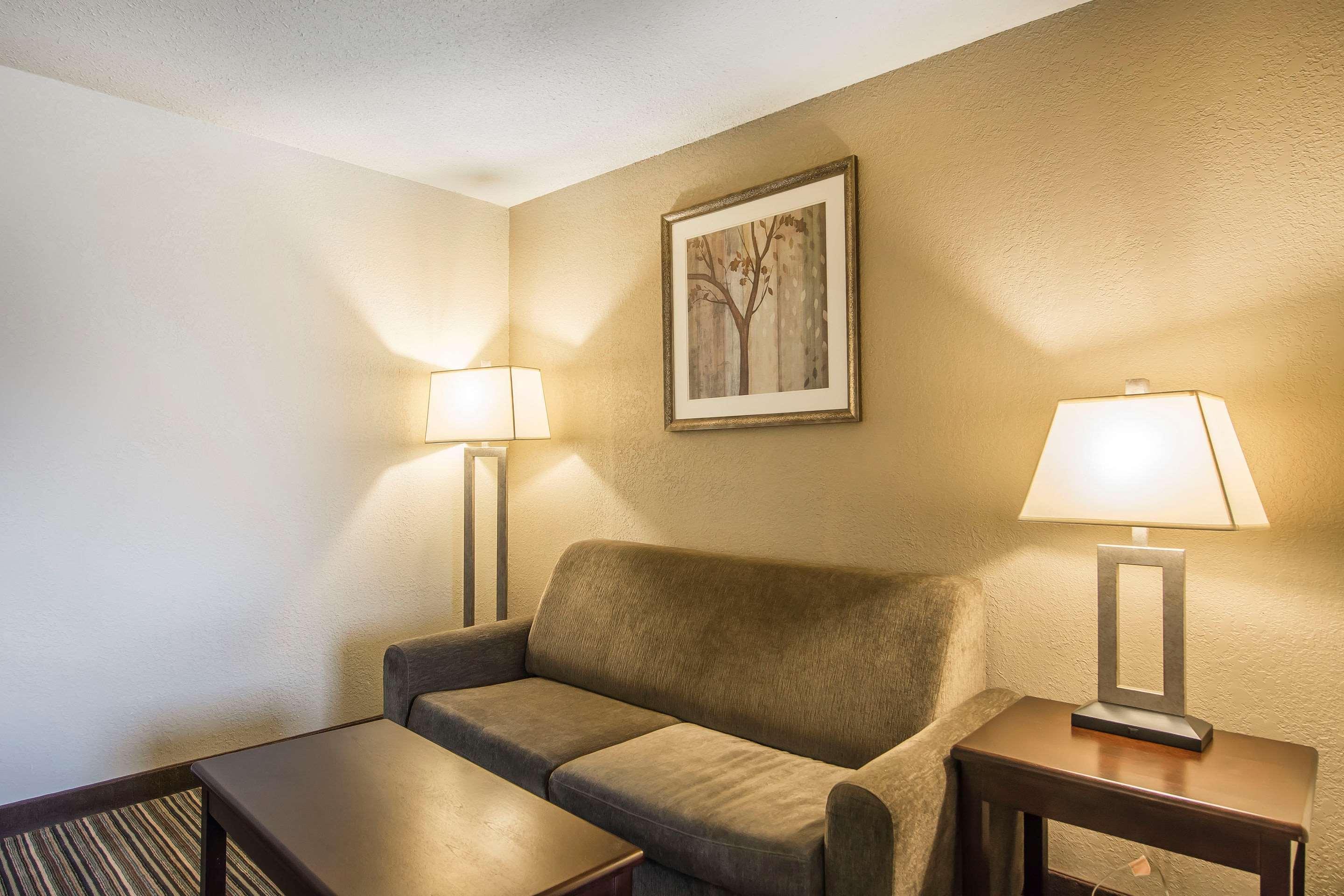 Quality Inn & Suites Yorkton Exterior foto