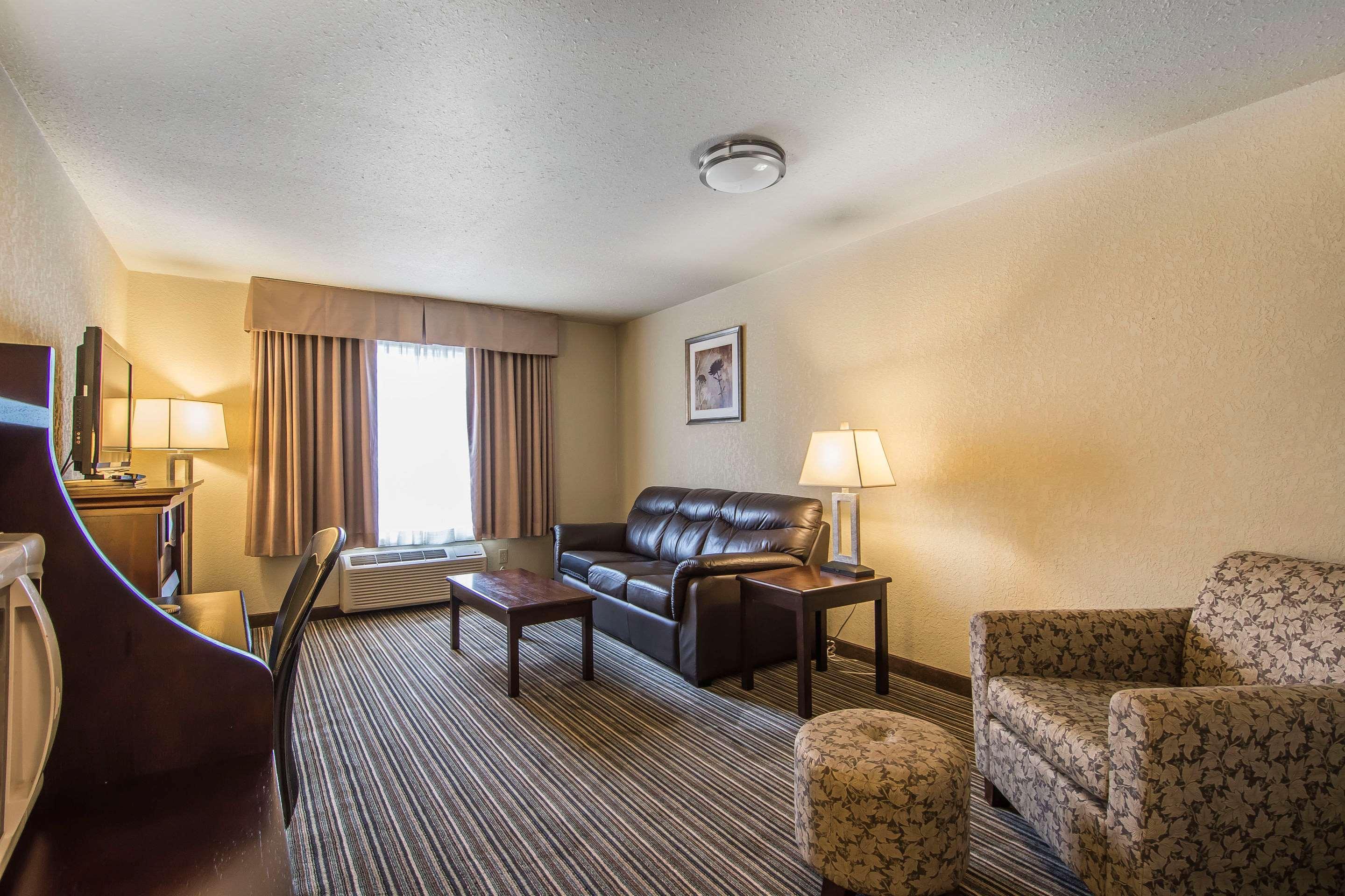 Quality Inn & Suites Yorkton Exterior foto