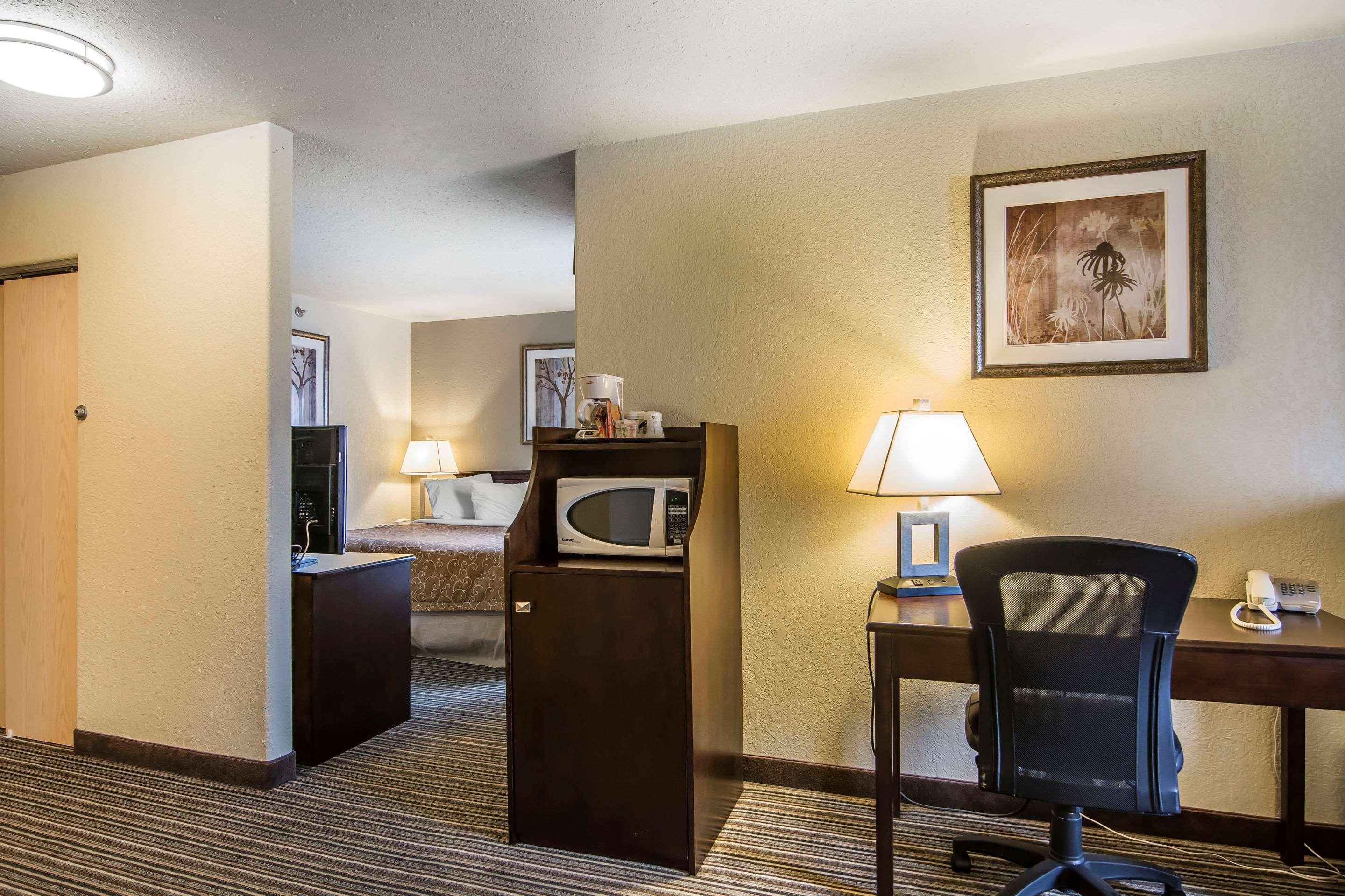 Quality Inn & Suites Yorkton Exterior foto