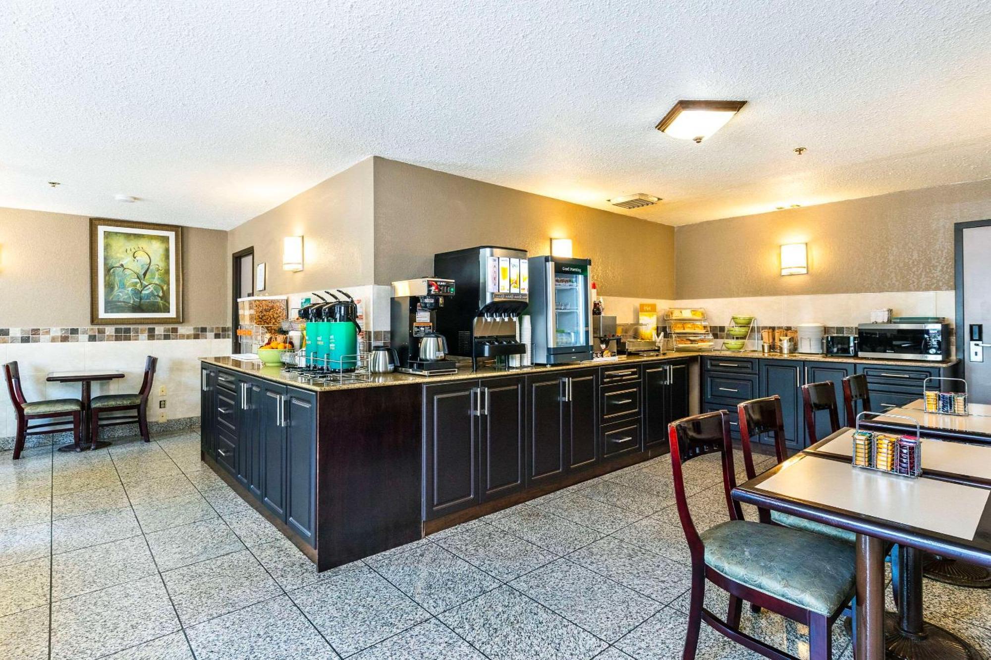 Quality Inn & Suites Yorkton Exterior foto